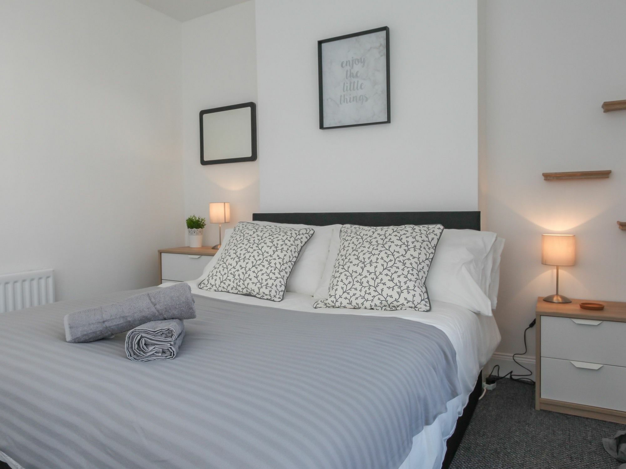 Kingston Serviced Accommodation - Donegall Avenue Belfast Exterior photo