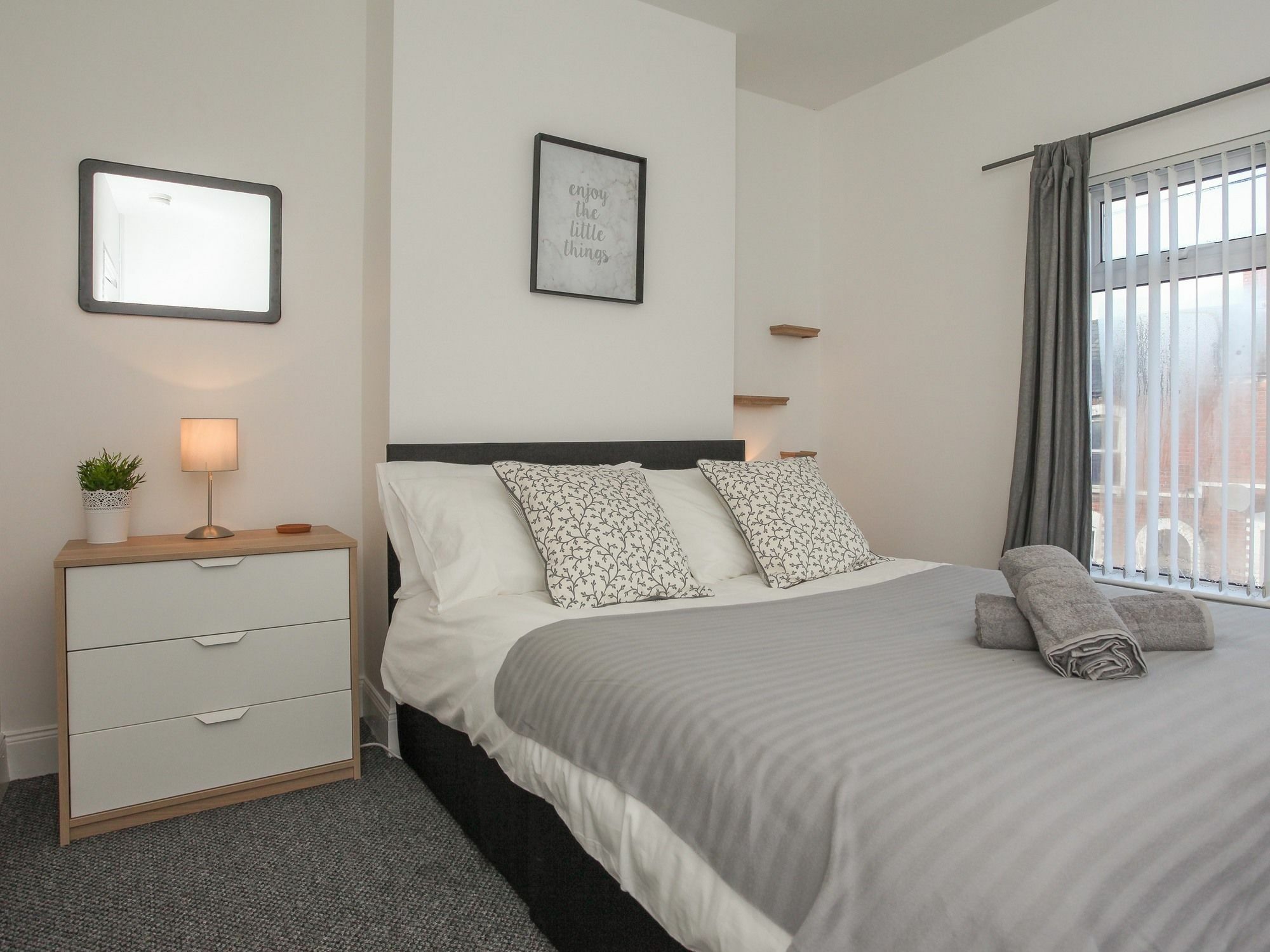 Kingston Serviced Accommodation - Donegall Avenue Belfast Exterior photo